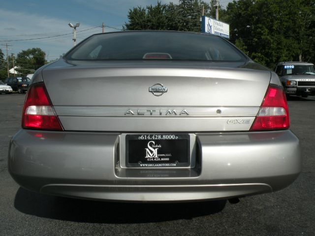 Nissan Altima 2000 photo 3