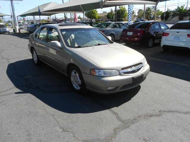 Nissan Altima 2000 photo 4