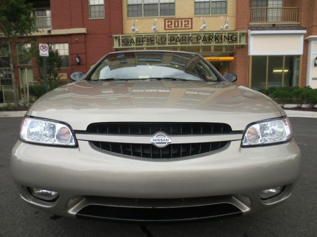 Nissan Altima 2000 photo 1