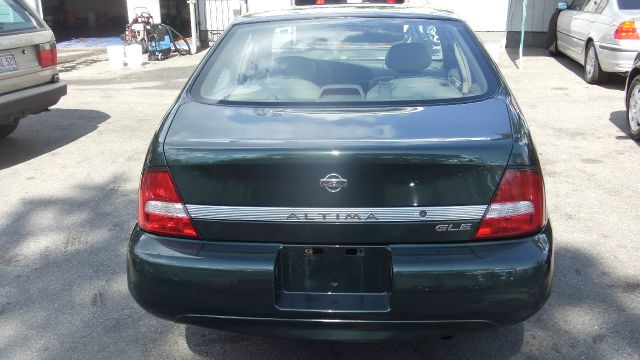 Nissan Altima 2000 photo 9