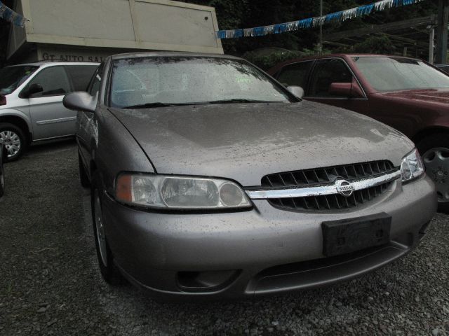 Nissan Altima 2000 photo 4