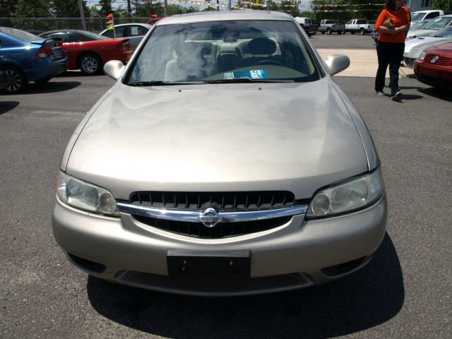 Nissan Altima 2000 photo 1