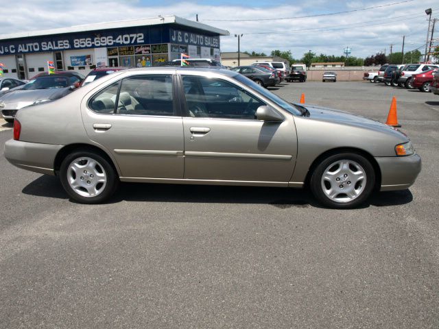 Nissan Altima 2000 photo 22