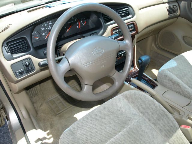 Nissan Altima 2000 photo 9