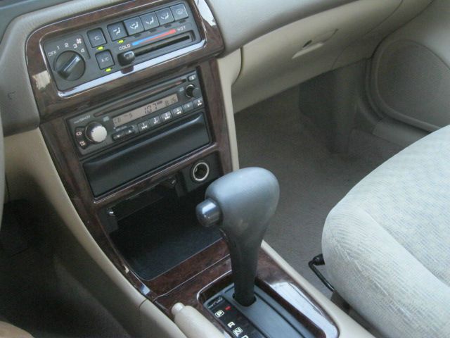 Nissan Altima 2000 photo 2