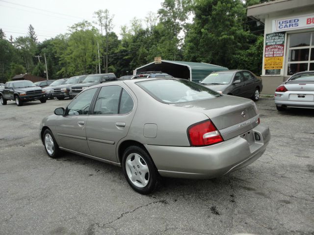 Nissan Altima 2000 photo 1