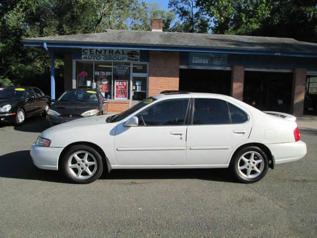 Nissan Altima SE Sedan