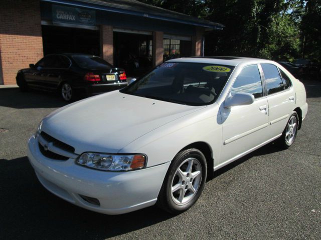 Nissan Altima 2000 photo 1