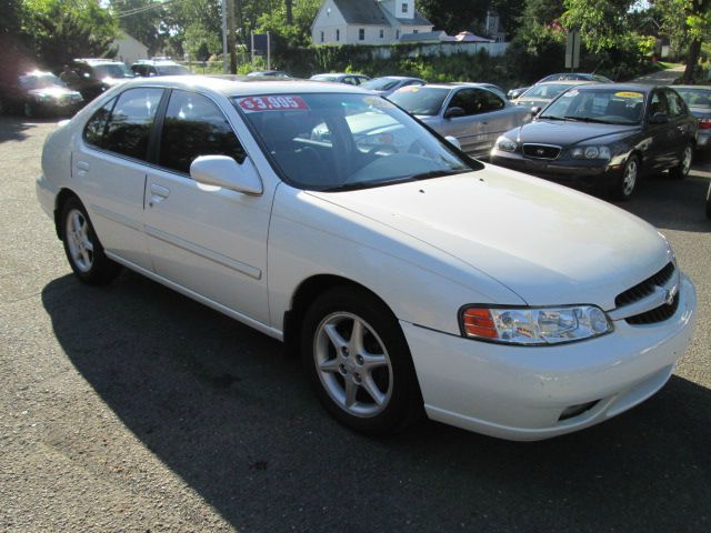 Nissan Altima 2000 photo 2