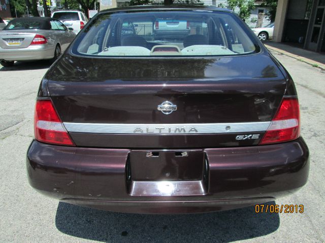 Nissan Altima 2000 photo 1