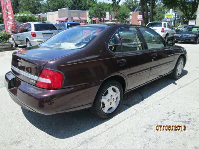 Nissan Altima 2000 photo 2