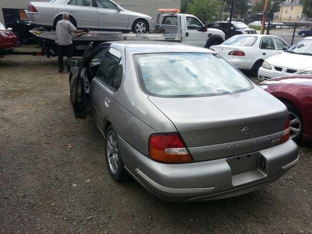 Nissan Altima 2000 photo 2