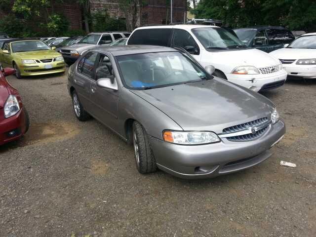 Nissan Altima 2000 photo 3