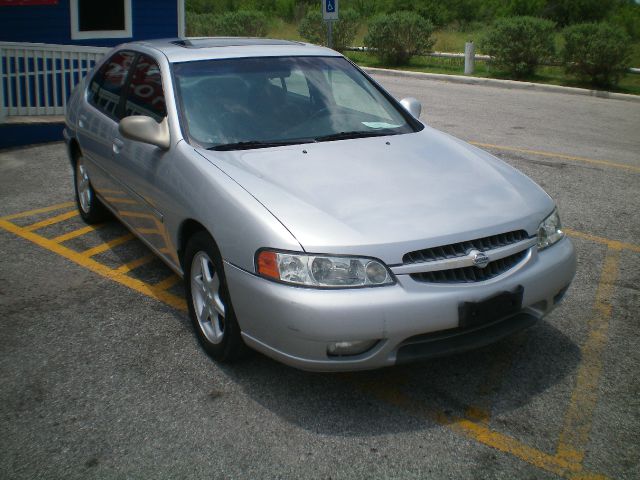 Nissan Altima 2000 photo 10