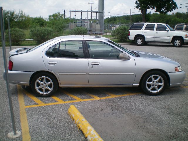 Nissan Altima 2000 photo 12