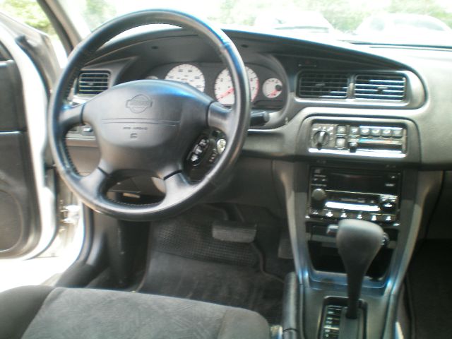 Nissan Altima 2000 photo 7