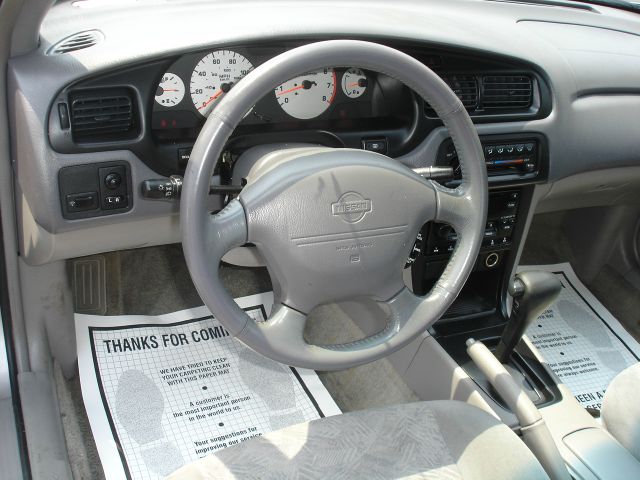 Nissan Altima 2000 photo 1