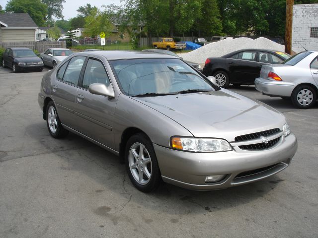 Nissan Altima 2000 photo 4