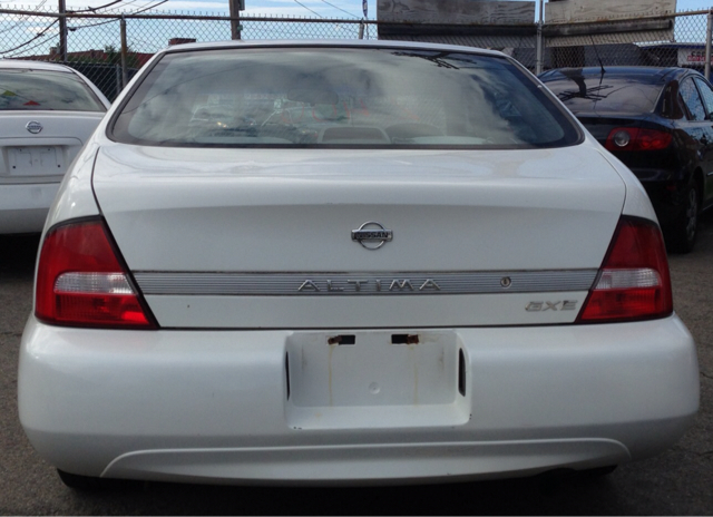 Nissan Altima 2001 photo 2