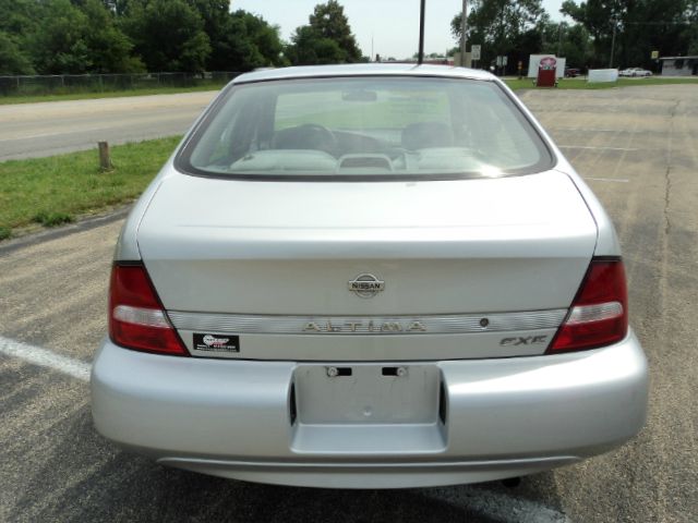 Nissan Altima 2001 photo 2