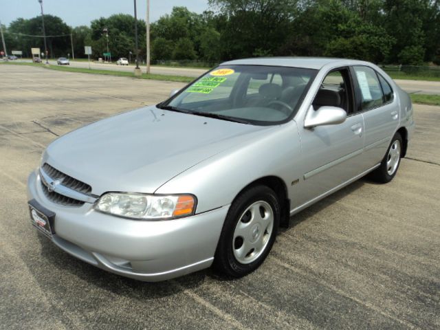 Nissan Altima 2001 photo 4