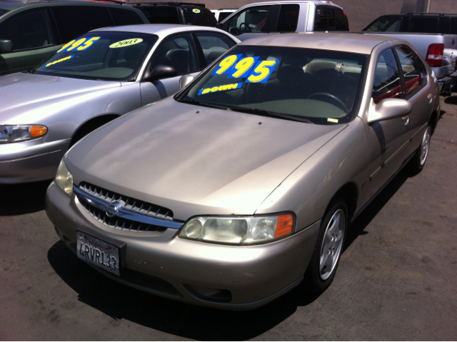 Nissan Altima 2001 photo 2