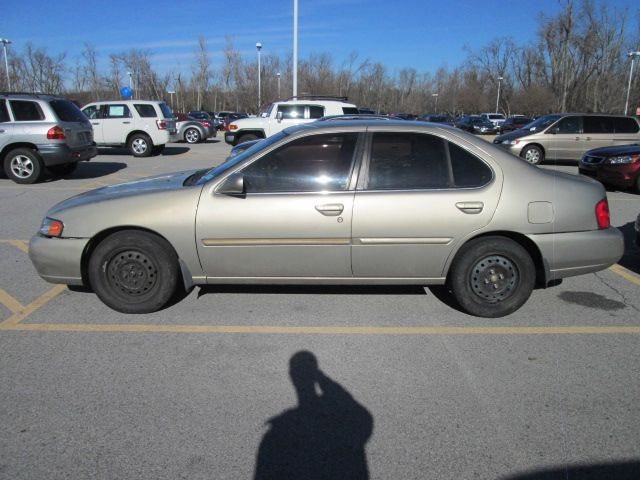 Nissan Altima 2001 photo 1