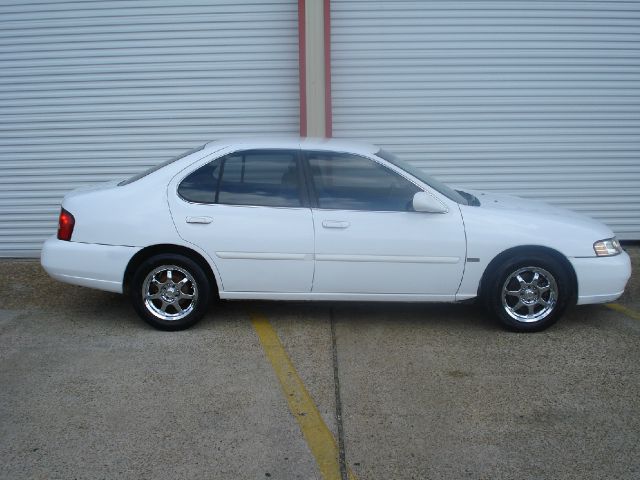 Nissan Altima SE Sedan