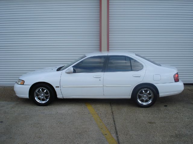 Nissan Altima 2001 photo 2