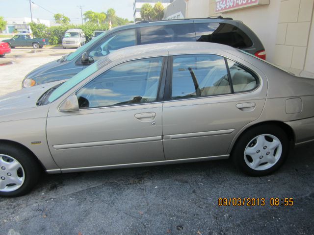 Nissan Altima 2001 photo 2