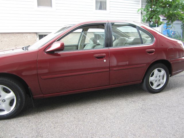 Nissan Altima 2001 photo 1