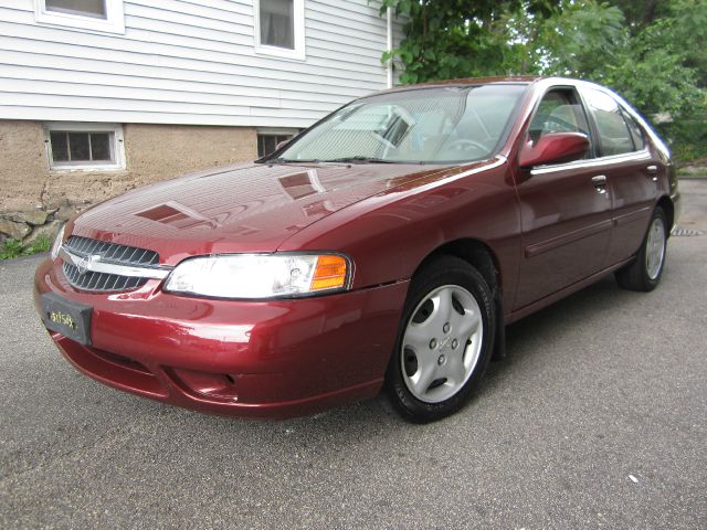 Nissan Altima 2001 photo 4