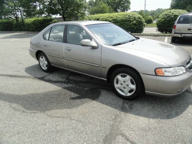 Nissan Altima 2001 photo 1