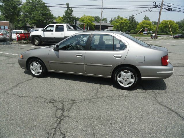 Nissan Altima 2001 photo 13