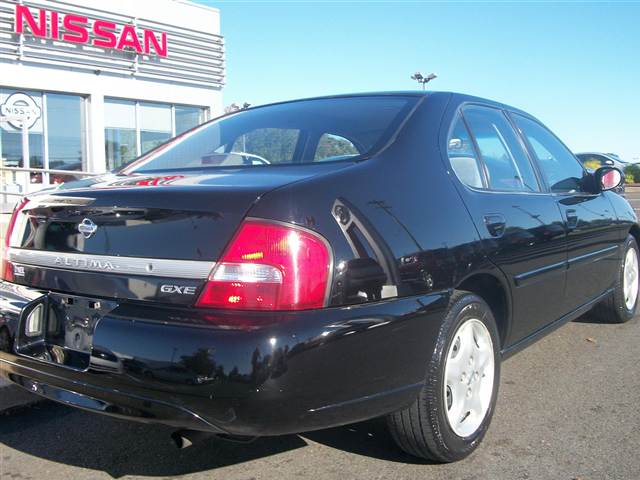 Nissan Altima 2001 photo 4