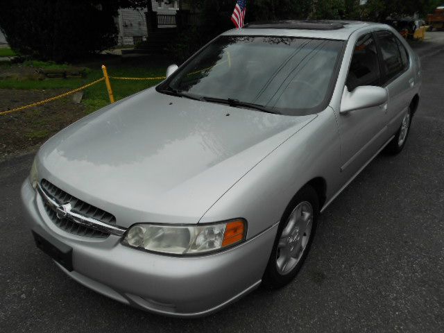 Nissan Altima 2001 photo 1