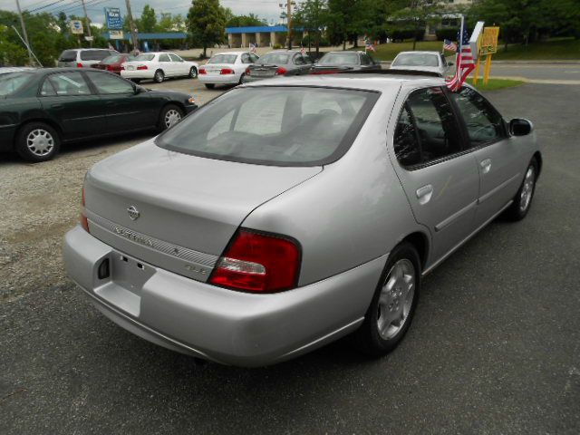 Nissan Altima 2001 photo 2