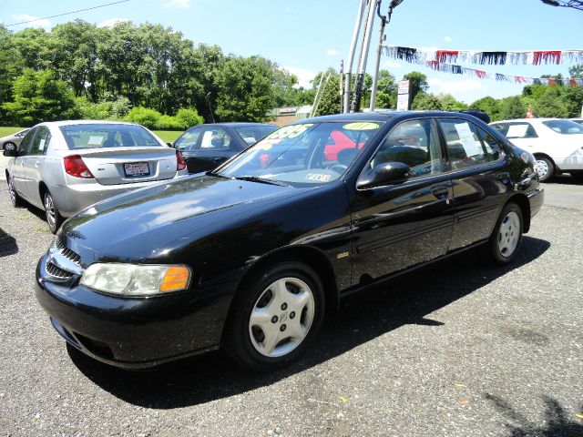 Nissan Altima 2001 photo 1