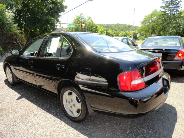 Nissan Altima 2001 photo 4