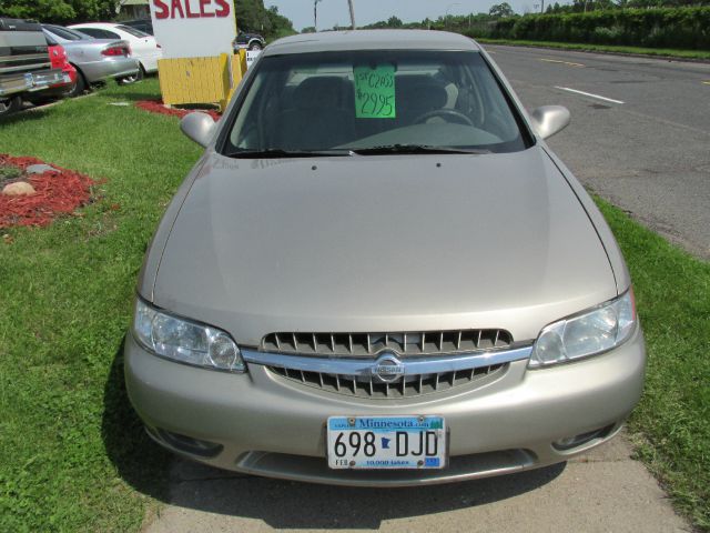 Nissan Altima 2001 photo 1