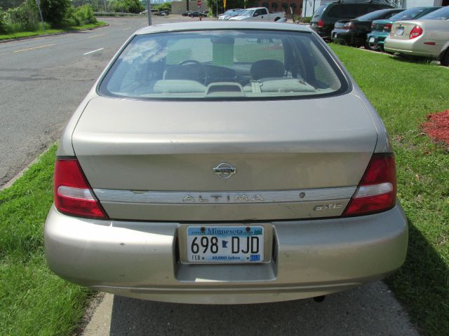 Nissan Altima 2001 photo 2