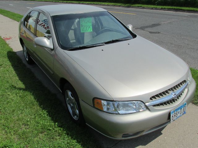 Nissan Altima 2001 photo 3