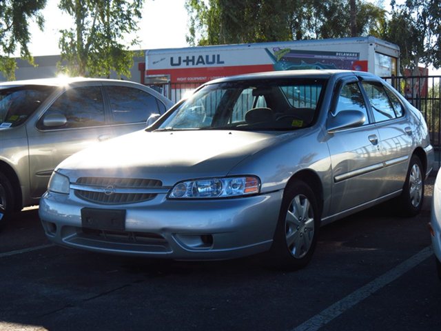 Nissan Altima 2001 photo 2