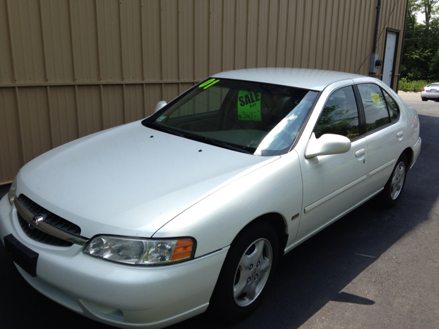 Nissan Altima 2001 photo 2