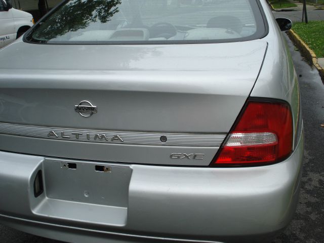 Nissan Altima 2001 photo 3