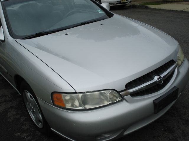 Nissan Altima 2001 photo 4