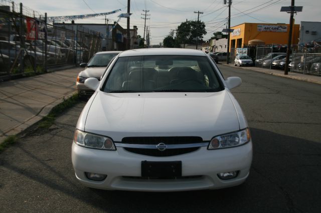 Nissan Altima 2001 photo 2