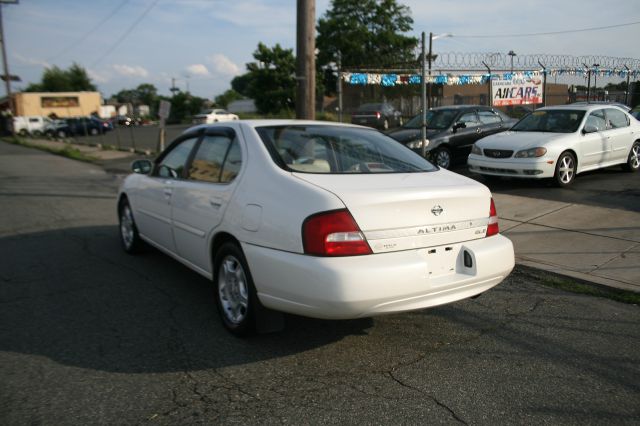 Nissan Altima 2001 photo 3