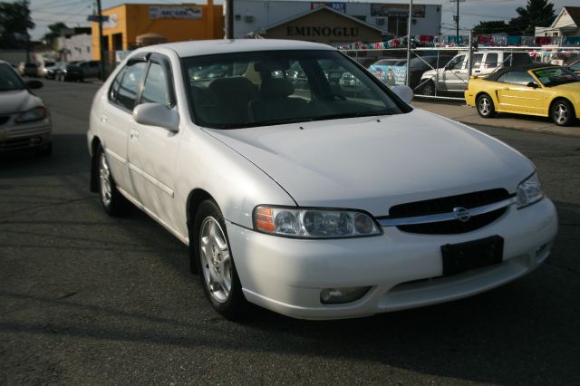 Nissan Altima 2001 photo 4