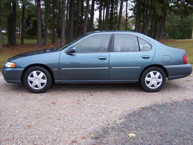 Nissan Altima 2001 photo 4